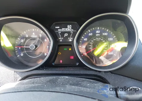 2013 Hyundai Elantra Limited z USA, uszkodzony, nr VIN 5NPDH4AE5DH213935